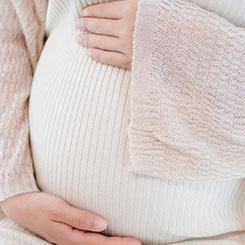 所以阿里👰📷巴巴的第一个🍽🚿网站实际上是英🔃广安助孕文版的，因为它面🇵🇷